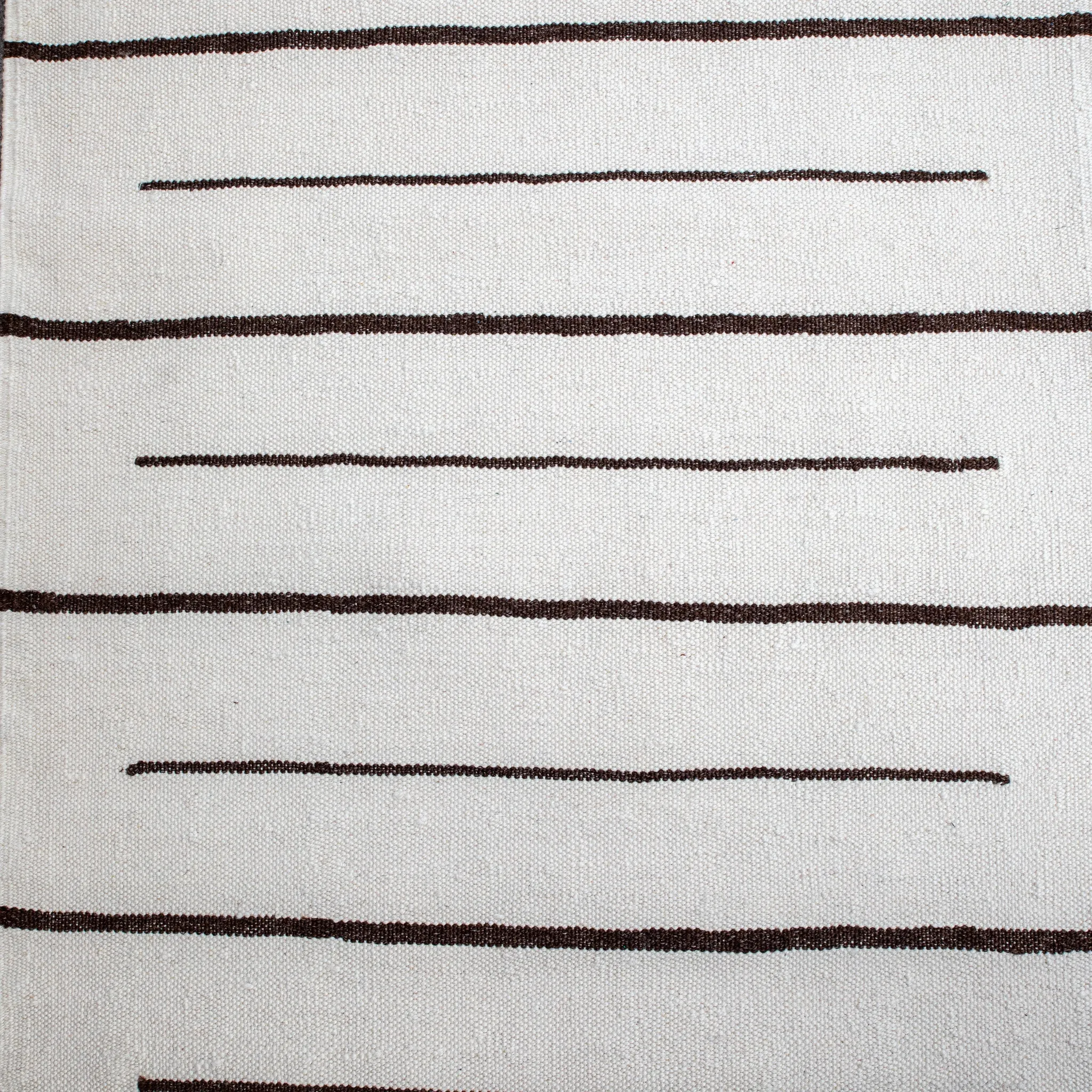 16477 Handwoven Rug 2’8x8