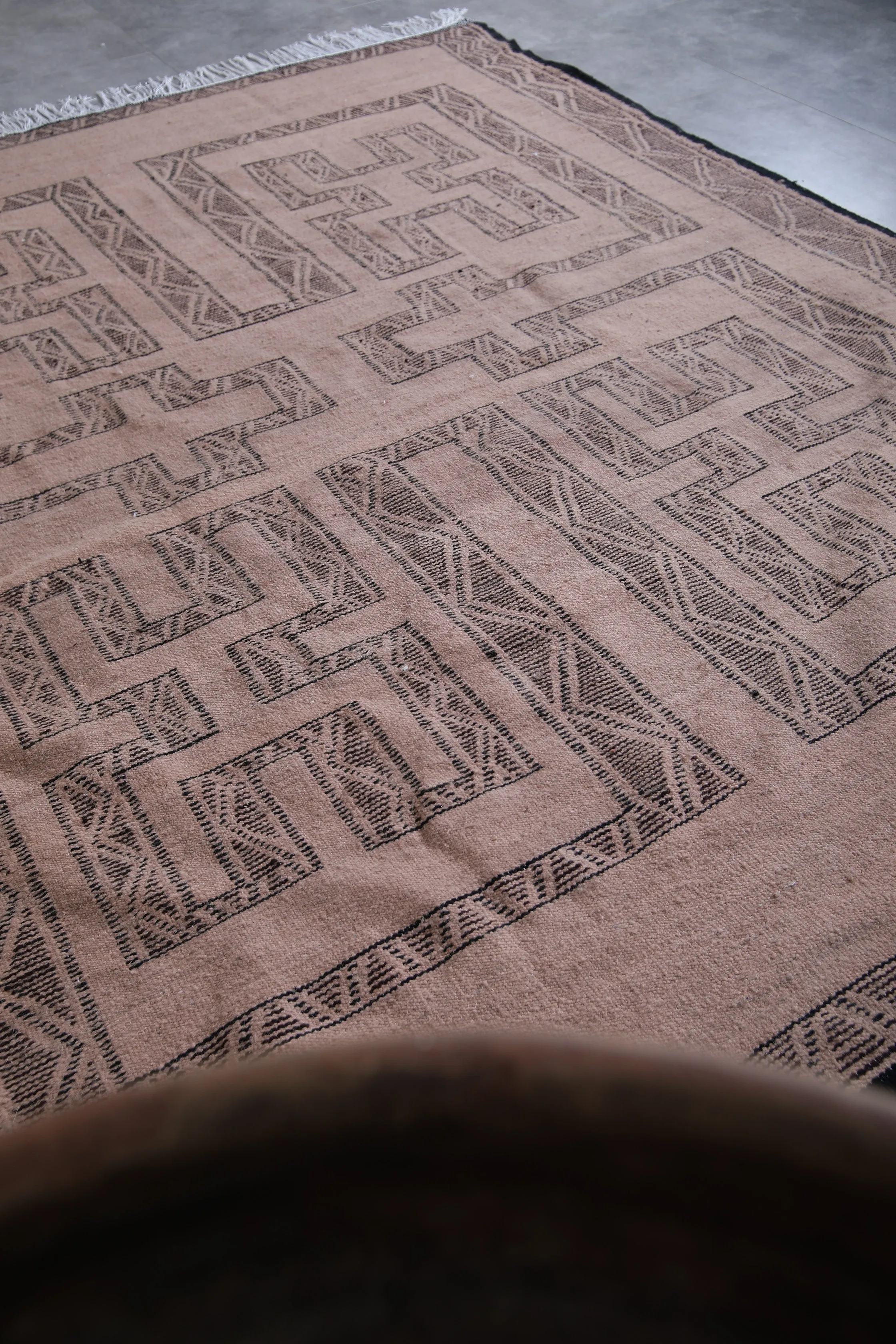 Flat woven Moroccan rug - Tuareg rug style - Custom size rug