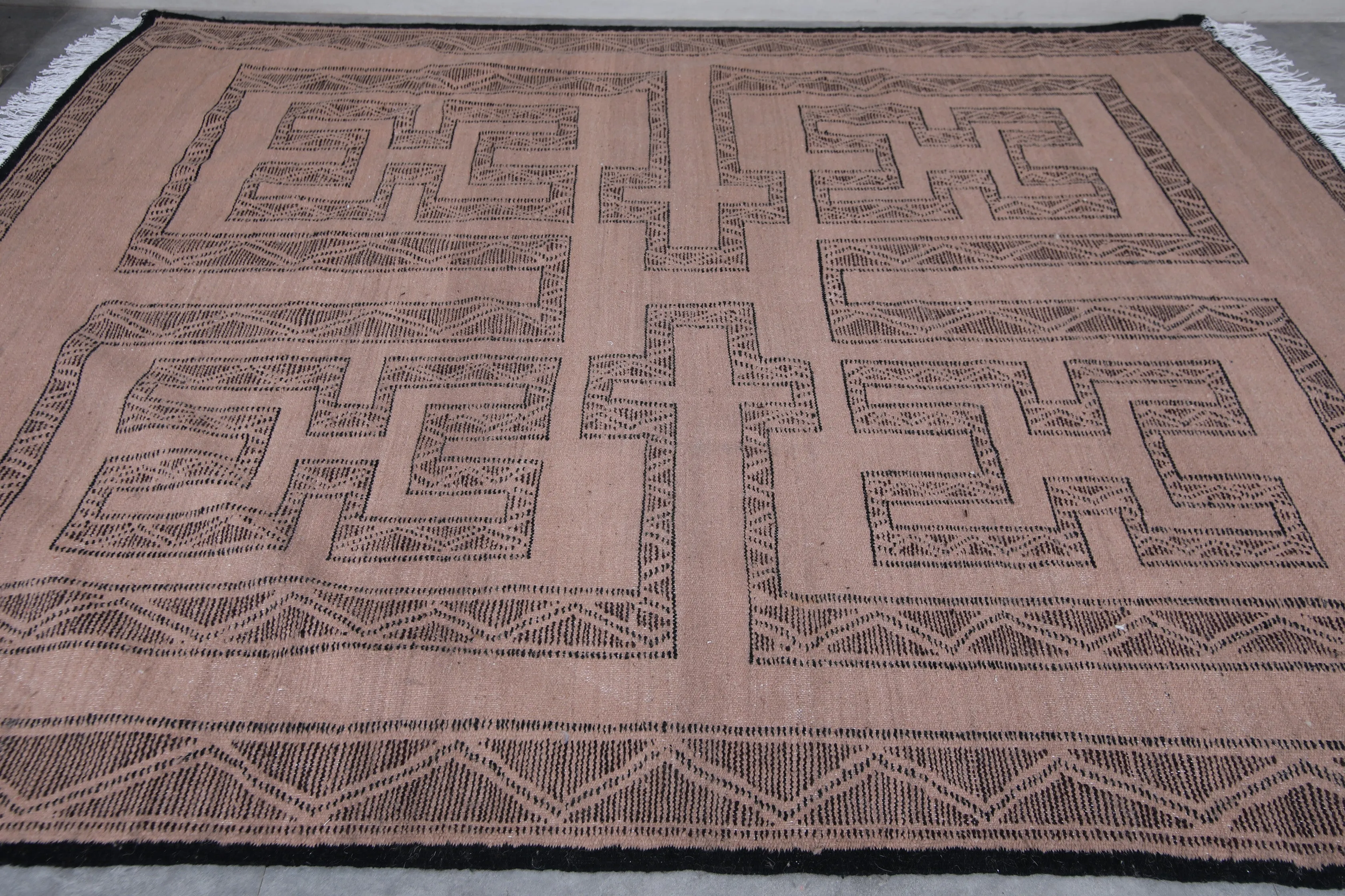 Flat woven Moroccan rug - Tuareg rug style - Custom size rug