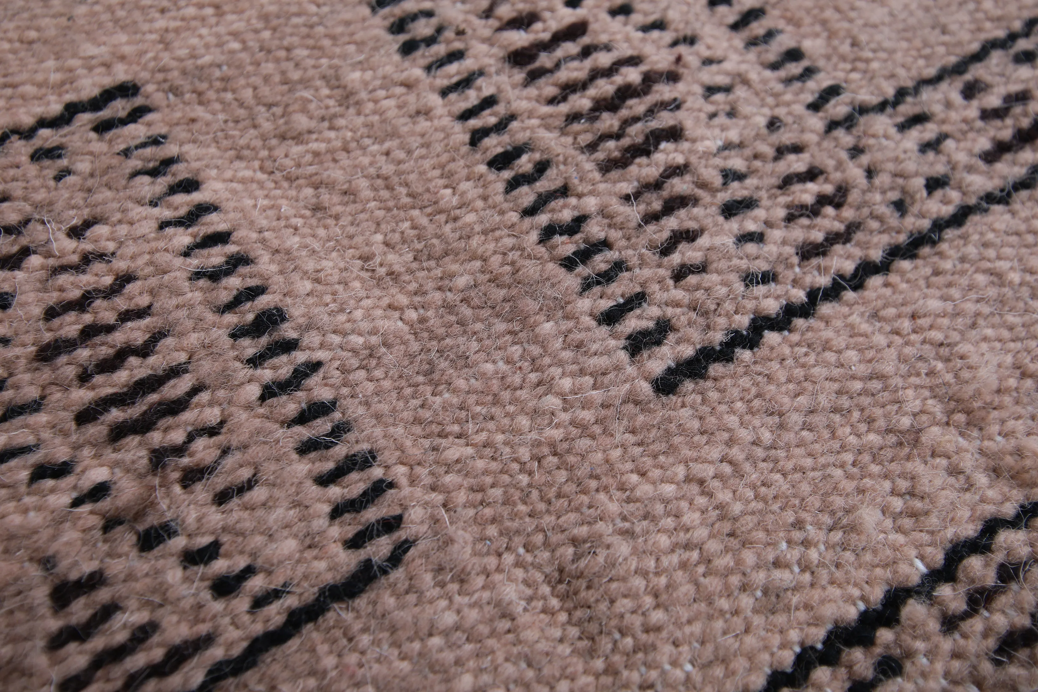 Flat woven Moroccan rug - Tuareg rug style - Custom size rug