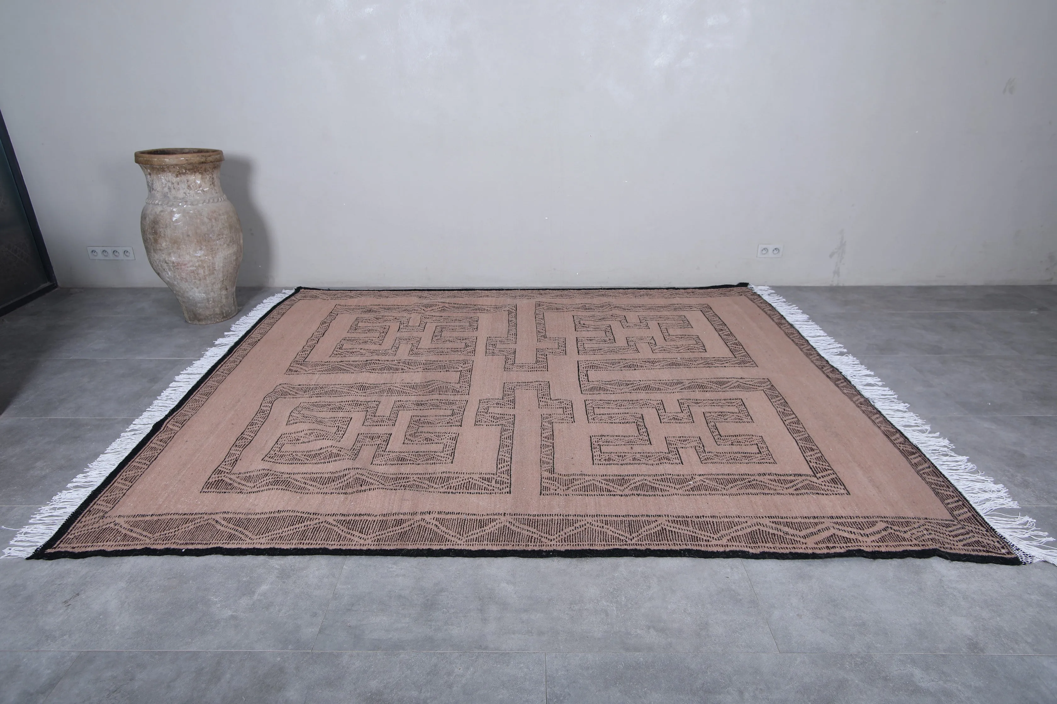 Flat woven Moroccan rug - Tuareg rug style - Custom size rug