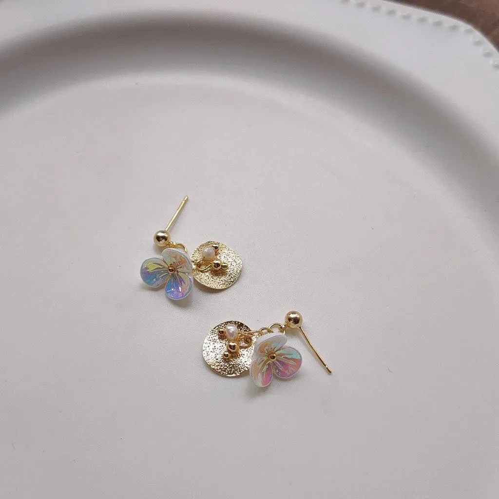 Flower & Pearl Stud Earrings - Leah