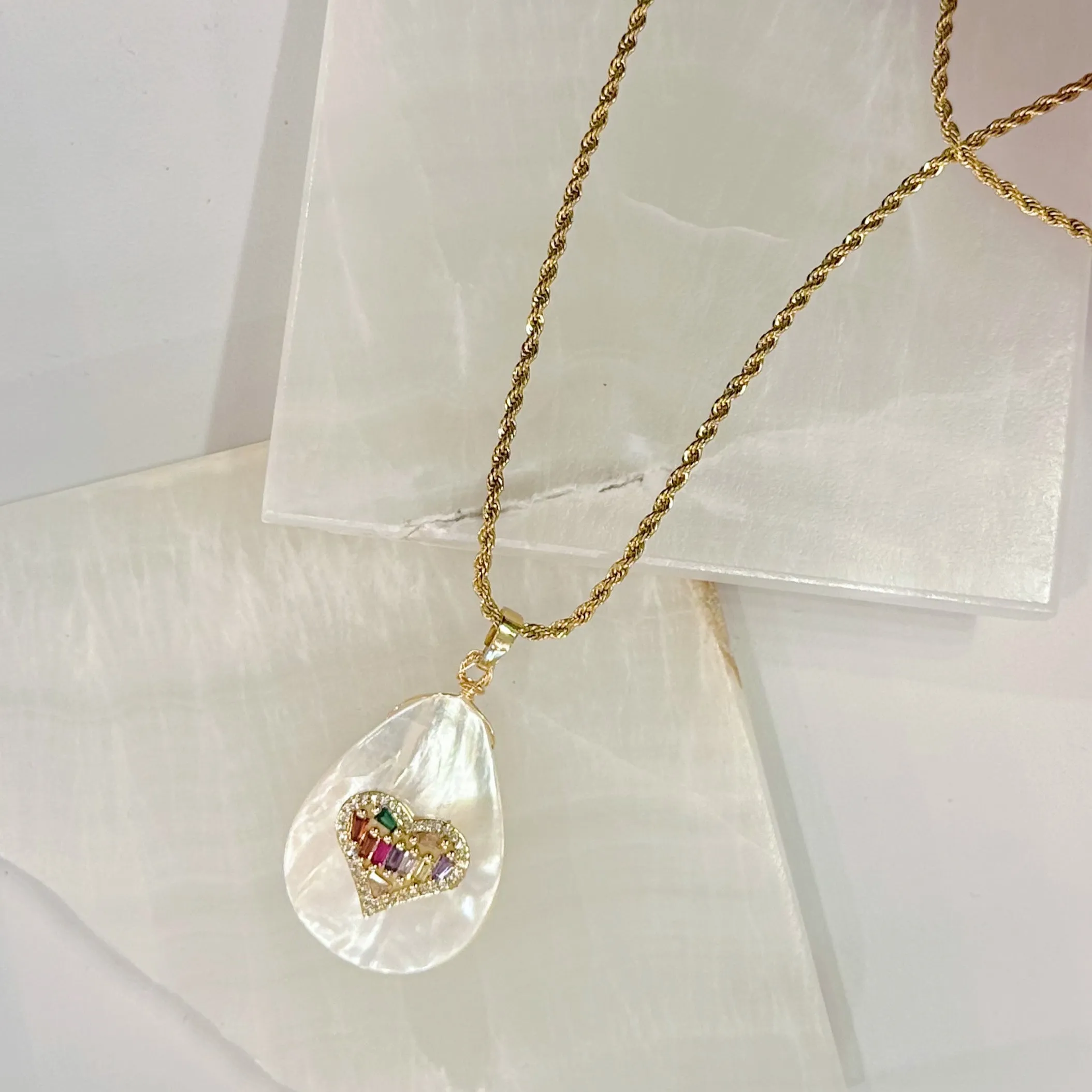 MOTHER OF PEARL HEART necklace