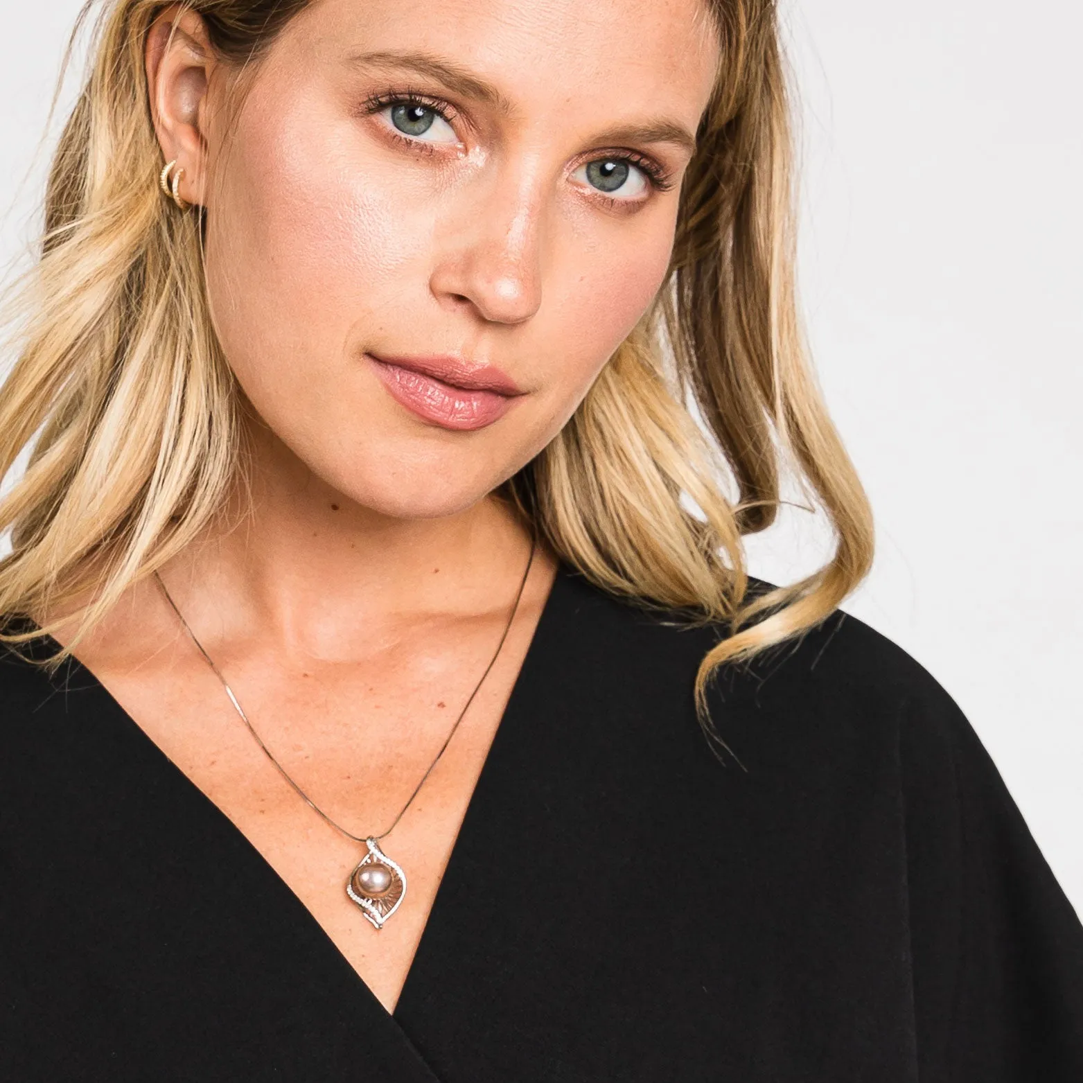 Serenity Fresh Water Mirror Pearl Pendant