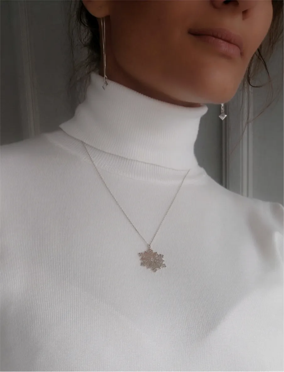 Snowflake necklace