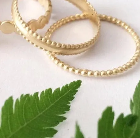 Ultra thin 18k gold dot ring, delicate gold ring for women, 18k gold stacking ring, gold baubble ring, connected dots ring