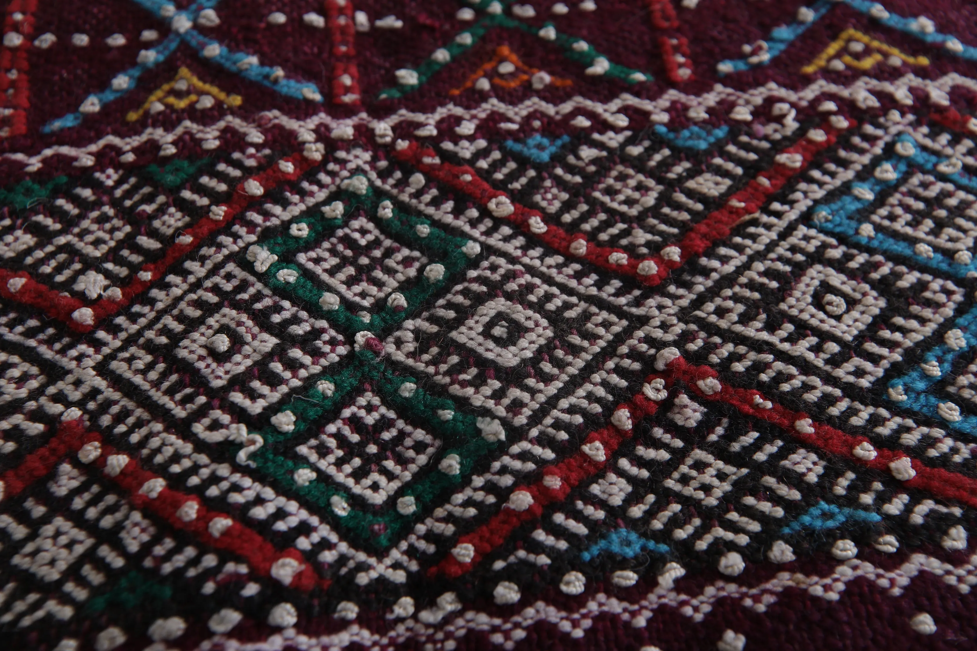 Vintage Moroccan Kilim Runner Rug – 3.9 x 12 ft Handwoven Wool Carpet