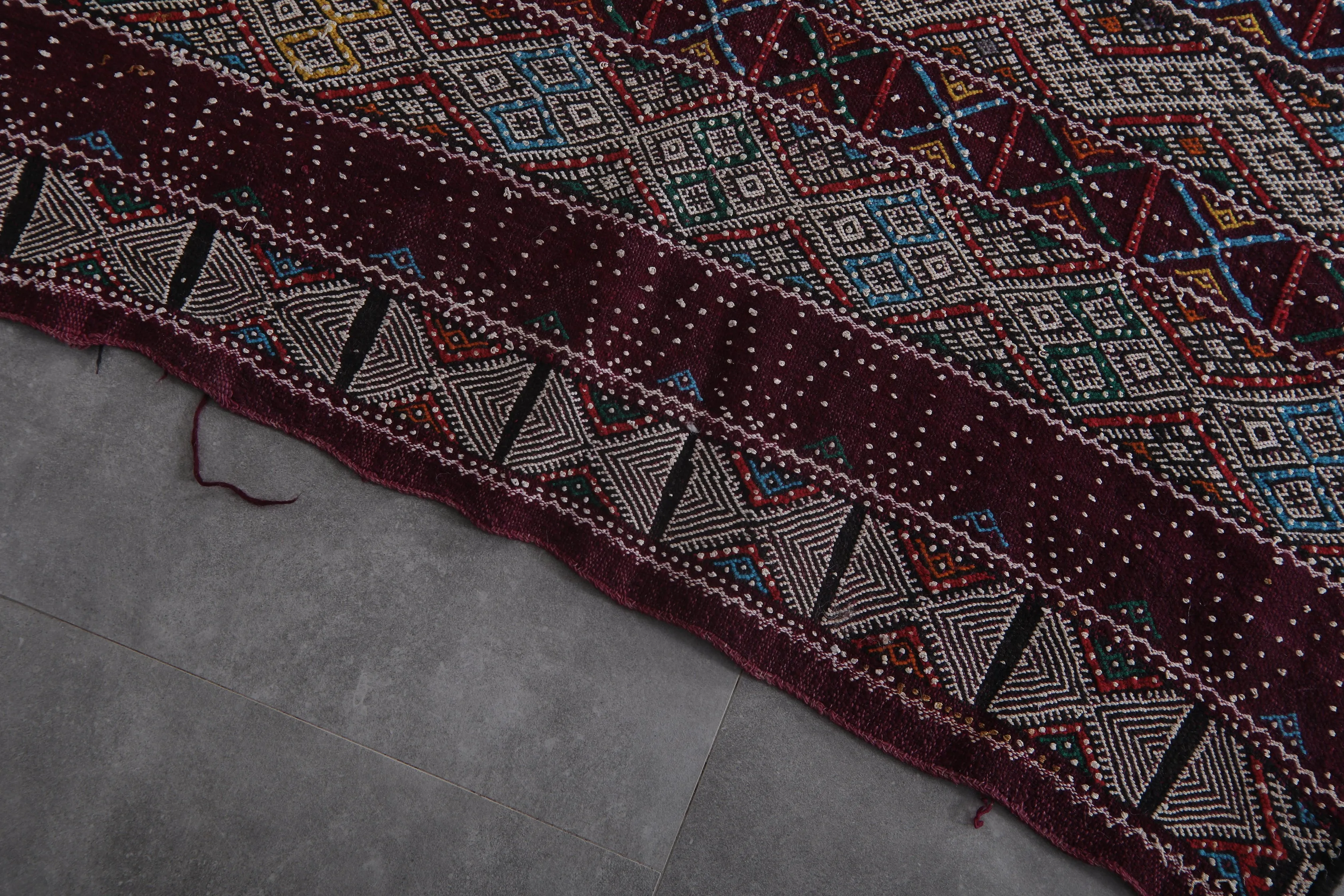 Vintage Moroccan Kilim Runner Rug – 3.9 x 12 ft Handwoven Wool Carpet