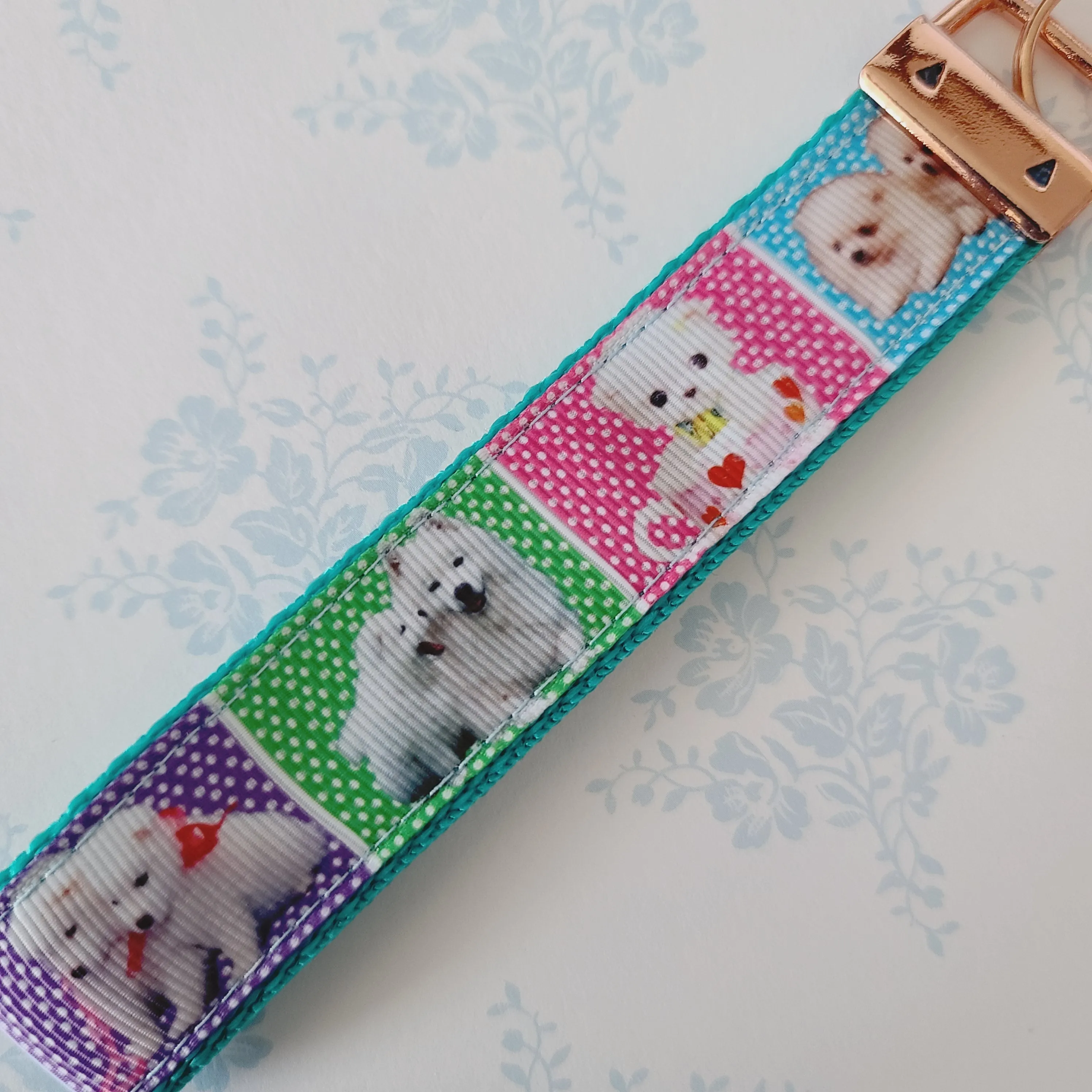 White Samoyed Eskimo White Fluffy Dog & Puppies Key Chain Fob with Enameled Paw Print Charm