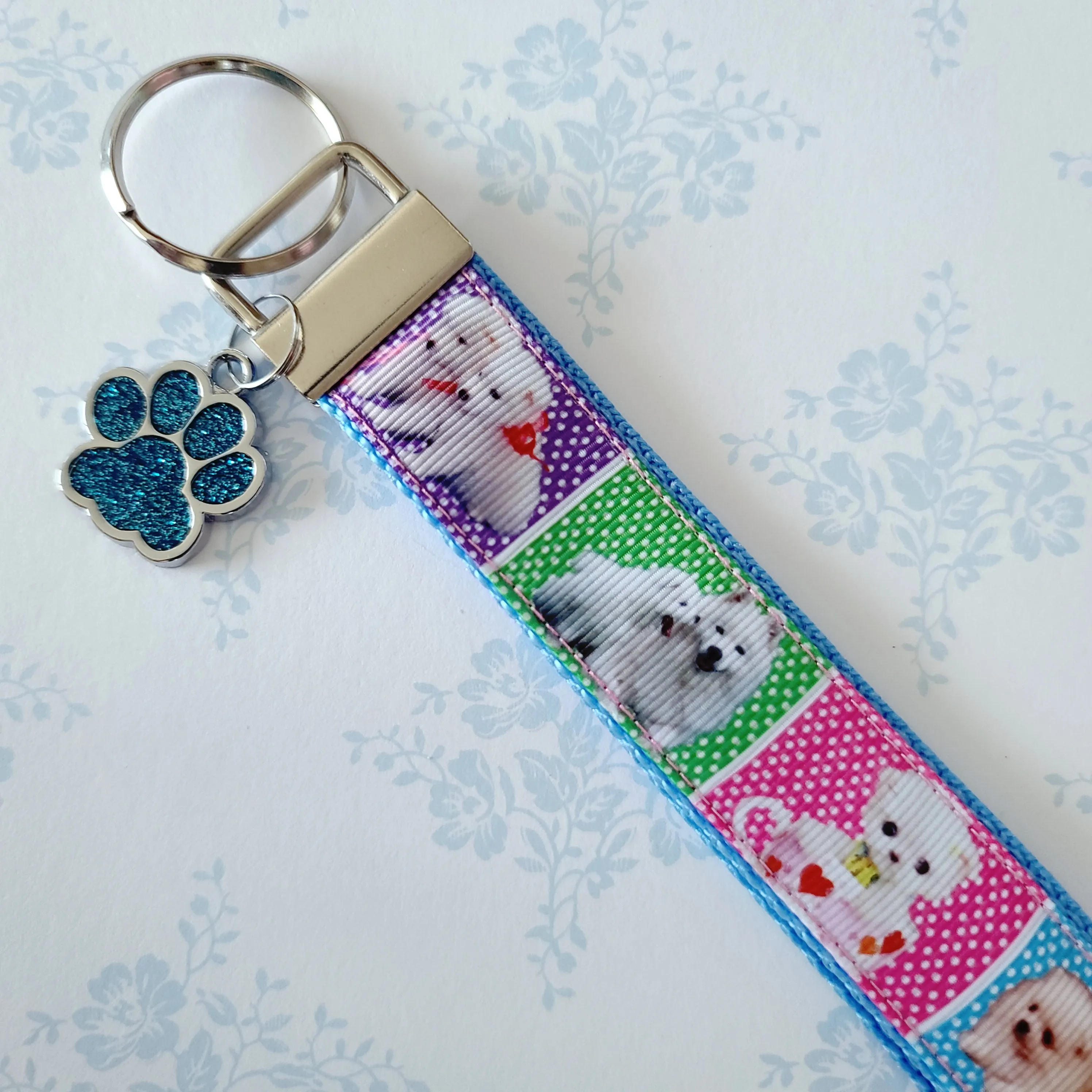 White Samoyed Eskimo White Fluffy Dog & Puppies Key Chain Fob with Enameled Paw Print Charm
