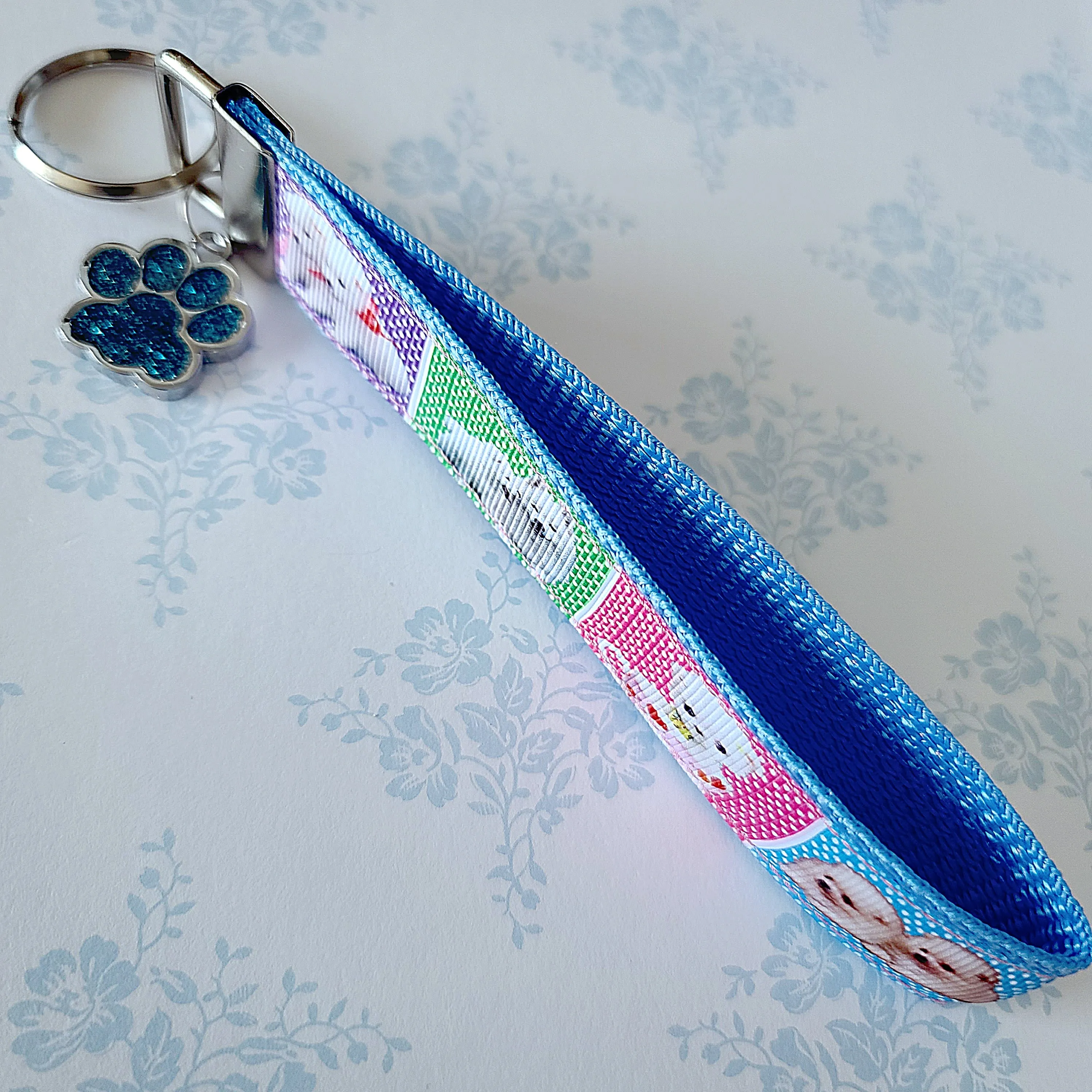 White Samoyed Eskimo White Fluffy Dog & Puppies Key Chain Fob with Enameled Paw Print Charm