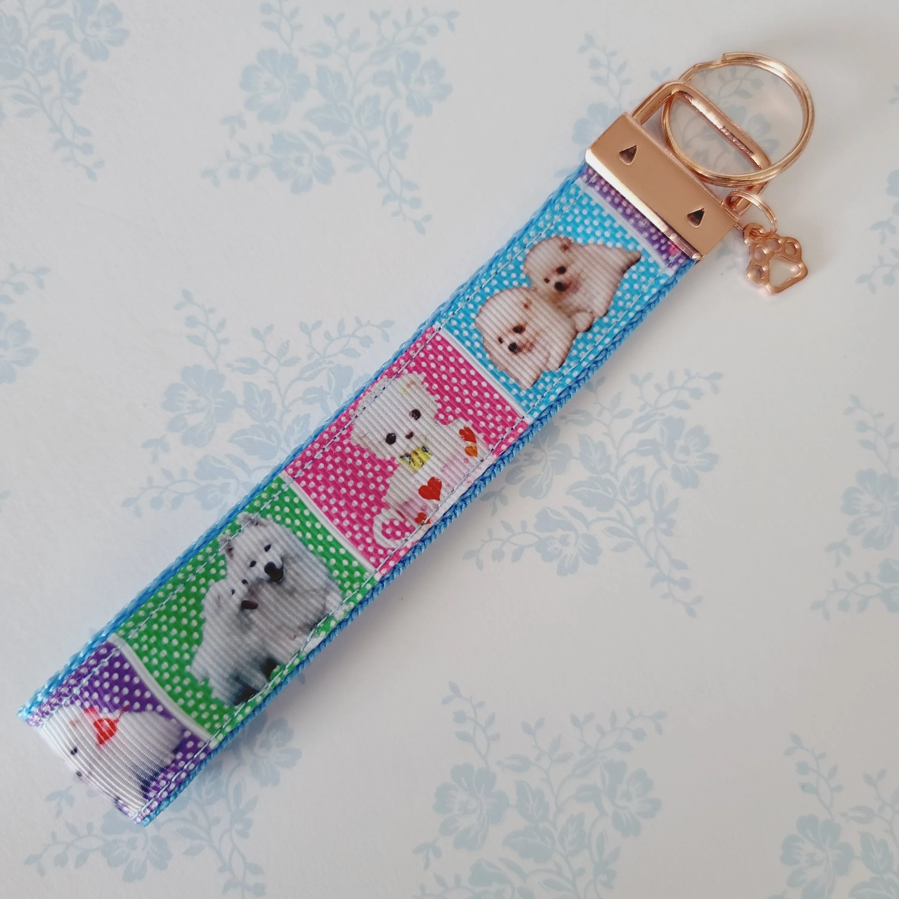 White Samoyed Eskimo White Fluffy Dog & Puppies Key Chain Fob with Enameled Paw Print Charm