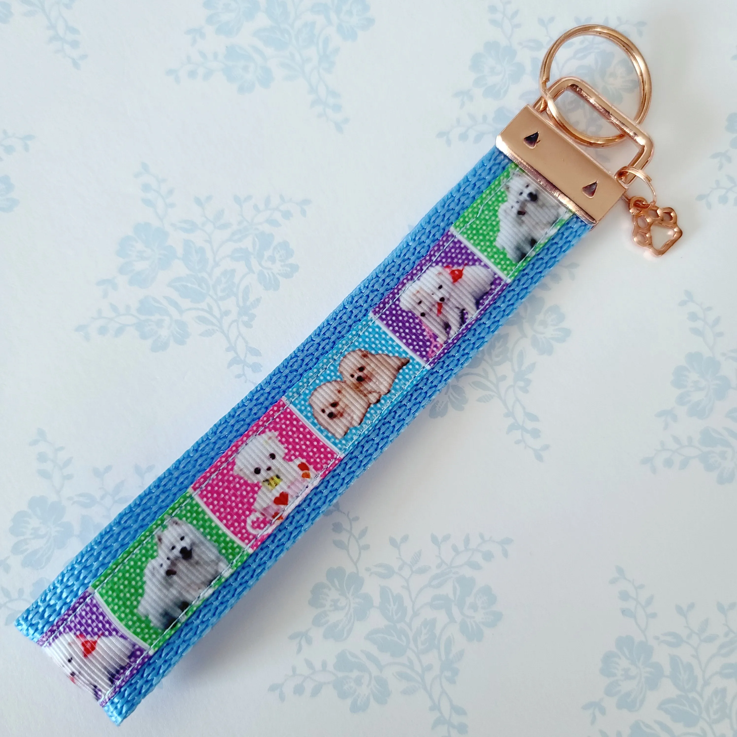 White Samoyed Eskimo White Fluffy Dog & Puppies Key Chain Fob with Enameled Paw Print Charm