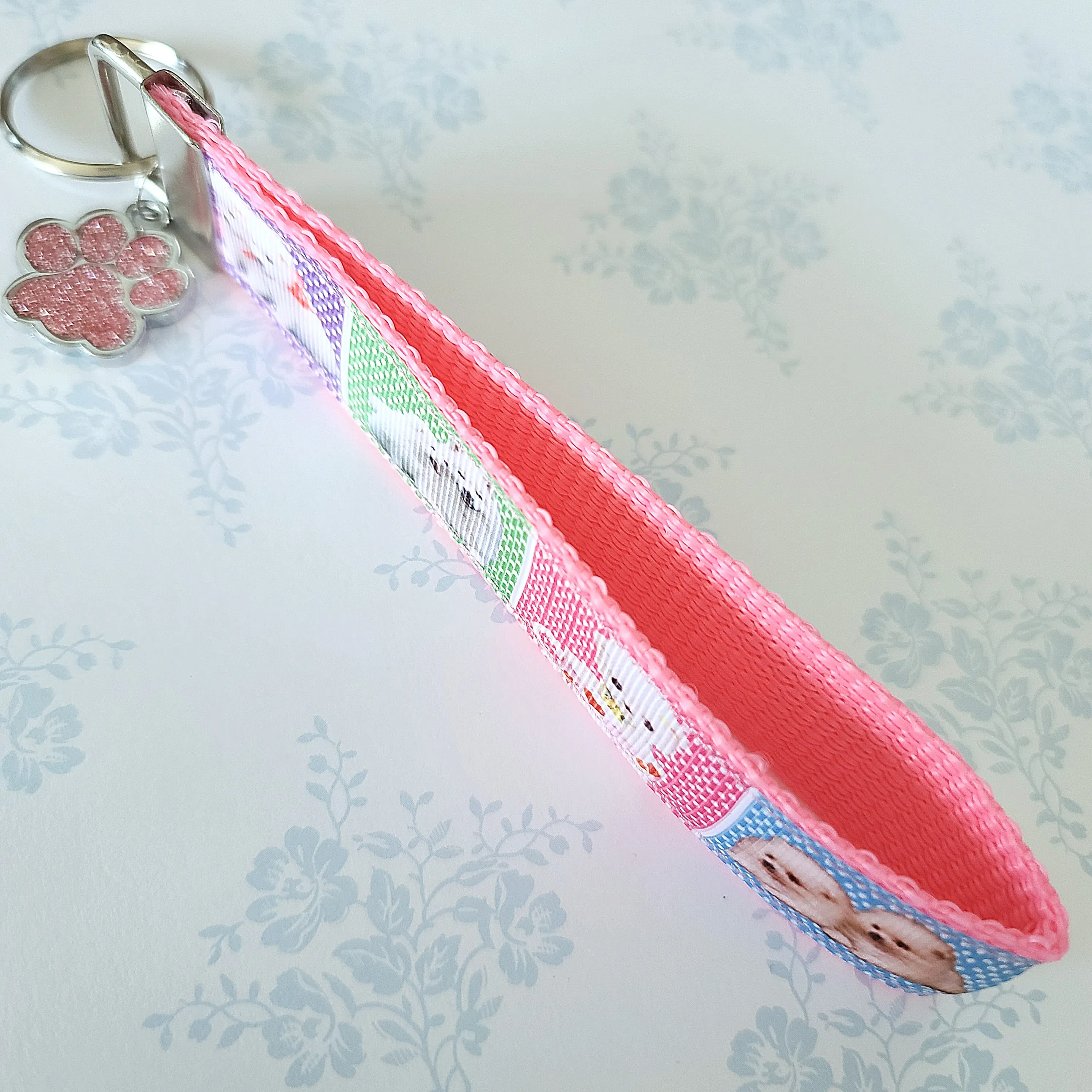 White Samoyed Eskimo White Fluffy Dog & Puppies Key Chain Fob with Enameled Paw Print Charm