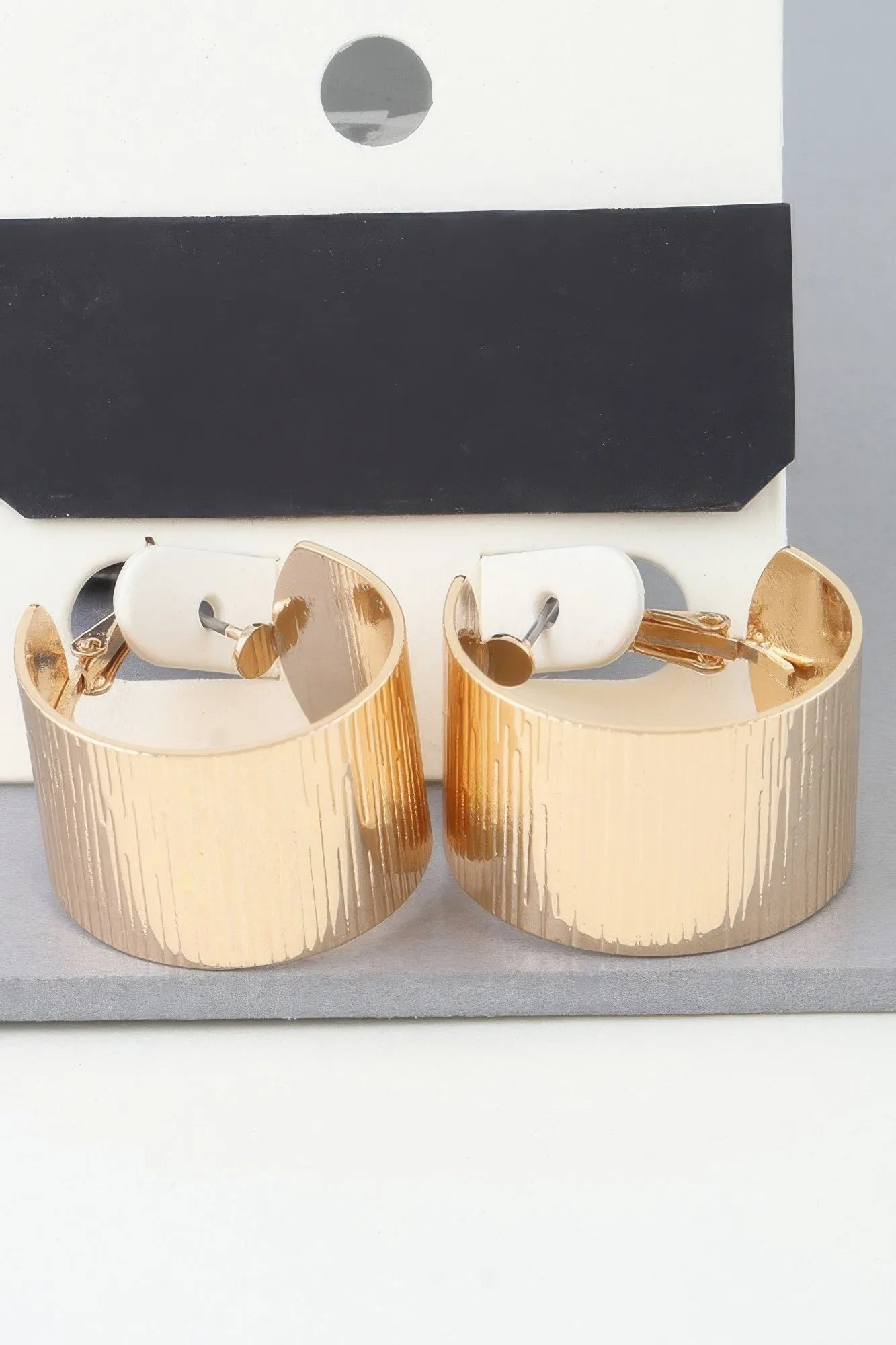 Wide Ribbed Hoop Earrings