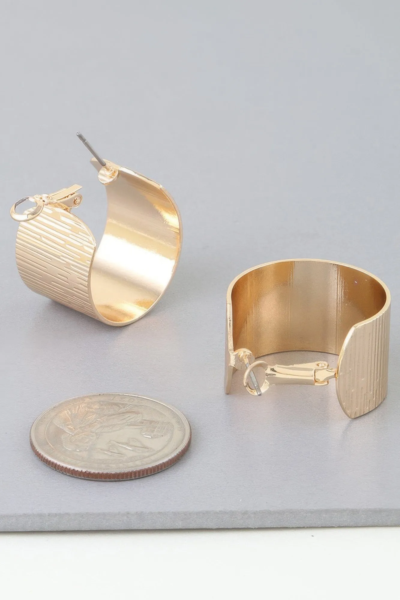 Wide Ribbed Hoop Earrings